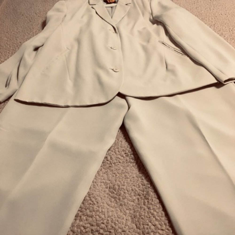 2-piece Pants Suit  Size 14 Petite   Uniform by John Paul Richard